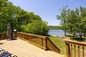 Gorgeous Lakefront Log Cabin w/Pvt Beach & Hot Tub - Image 3