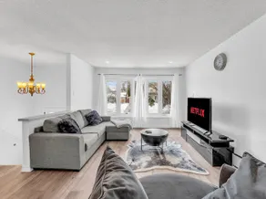 Modern Luxury 3 bedroom Designer Home - Image 4