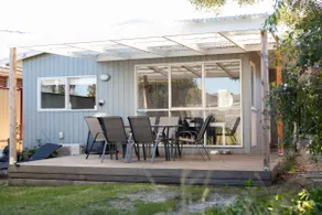 Springfree trampoline/big rear yard/firepit - Image 2