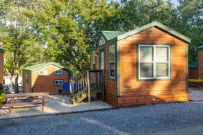 Deluxe Cabin-Studio w/patio at Harpers Ferry KOA - Image 5