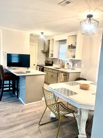 Cozy Cottage: Private Getaway - Image 2