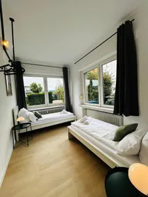 Haus Rasink I Monteure I Teams I 160m2 I 5 Z I Terrasse I P I 2 WC I Küche I Smart TV - Image 4