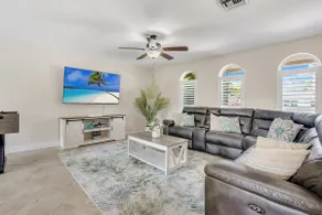 Coral Springs Paradise with Backyard + Heated Pool - Image 5