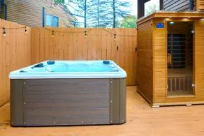 Finch House - Hot Tub, 10 min to Holiday Mtn - Image 4