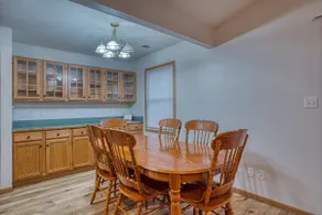 2BR/2BA Retro '90s • Pets OK • 5 Min to Deaconess - Image 5