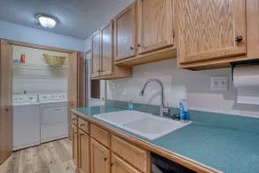2BR/2BA Retro '90s • Pets OK • 5 Min to Deaconess - Image 4