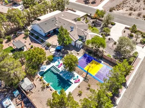 Las Vegas Mansion Heated Pool/Basketball/Picklebal - Image 4