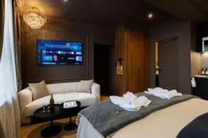 Cocoon Suite - Private Hammam Stay for Two! - Image 3