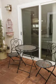 Golden Retreat Oasis: 3 BR with City Views - Image 5