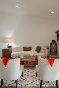 Golden Retreat Oasis: 3 BR with City Views - Image 2