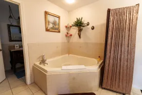 Charming Getaway | 30 Min to Daytona | Unwind - Image 4