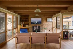 Mid-Century Escape w/ sauna. Great for Kids & Dogs - Image 2