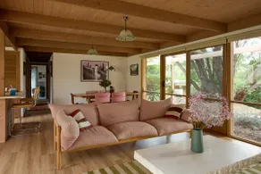Mid-Century Escape w/ sauna. Great for Kids & Dogs - Image 4