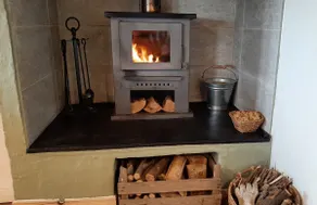 Single storey-renovated barn-quiet rural village - Image 5