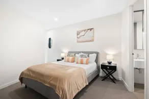 2BR2BA Courtyard Apt Parkville+Pool+Gym+Parking - Image 5
