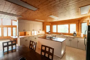 Stunning 4BR Waterfront Sauna Cabin Victoria Beach - Image 3