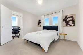 Spacious 5BR |Sleeps 10 |Free Parking+Pet Friendly - Image 5