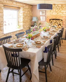 Cotswold House | Garden | Sleeps 12 | Walk to Pubs - Image 3
