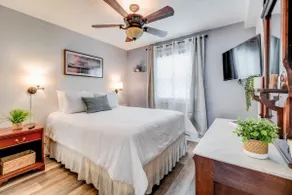 Beachside Retreat: 2BR Luxury Condo | King Bed - Image 4