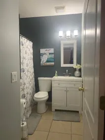 Entire 4 Bedroom 2 Bathroom Pool House - Image 4