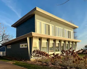 Private Retreat on Beautiful Wawasee Lakefront - Image 2