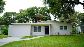 Mins from Beaches, speedway, airport! - Image 2