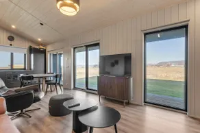 Cozy 3BR Family Home with Hot Tub & Scenic Views - Image 2