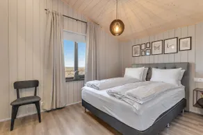 Cozy 3BR Family Home with Hot Tub & Scenic Views - Image 5