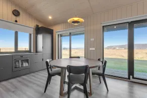 Cozy 3BR Family Home with Hot Tub & Scenic Views - Image 4