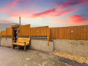 Kinky Kabin w Hot Tub, Sauna and Rooftop Garden - Image 2