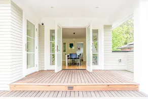 Serene Seward Park 4BR w/ Private basement suite - Image 5