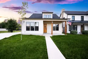 Pool l Luxury Farmhouse l Family Friendly SATX - Image 2