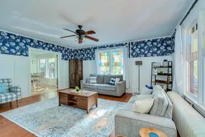 Huge Home with Game Room - Image 2