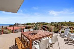 Coastal 2 bed apartment with pool and scenic views - Image 3