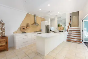 Villa 5 On Murphy - Image 5