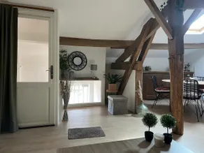 Spacious apartment with terrace, garden & pool - Image 5