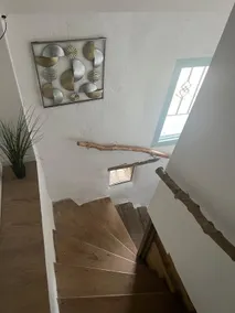 Spacious apartment with terrace, garden & pool - Image 3