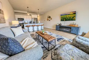 Manhattan Retreat | Golf, Views + Outdoor Living - Image 3