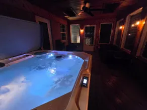Hot Tub Massage Arcade in Dayton Air Force Museum - Image 2