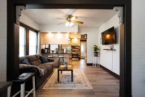 Joliet Retreat: Walk-in Shower + Self Check-in - Image 4