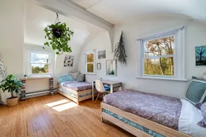 Pocono home with fireplace - Image 4