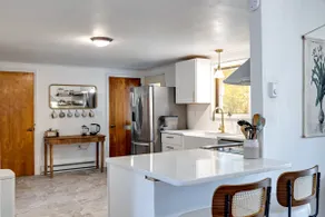 Pocono home with fireplace - Image 5