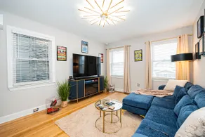 THE ROYAL: Nostalgic Go-Go Theme Suite w/Fireplace - Image 4