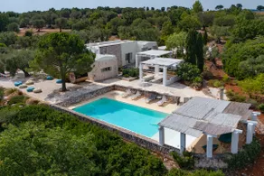 Private villa with swimming pool immersed in the nature of the Valle d'Itria - Image 5