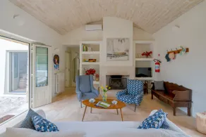 Private villa with swimming pool immersed in the nature of the Valle d'Itria - Image 2