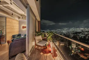 Luxury 26th Penthouse w/Stunning Private Tub Views - Image 5