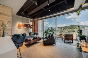 Luxury 26th Penthouse w/Stunning Private Tub Views - Image 2