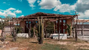2 bedroom bungalow with pool access - Image 4