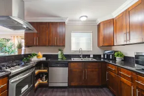Stunning South Bay Escape | LAX, SoFi & Beaches - Image 4