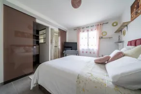 Villa Escapade • 3 Bedrooms • Fiber • Parking - Image 2